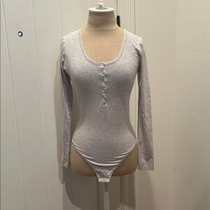 Everlane Gray Long Sleeve Bodysuit